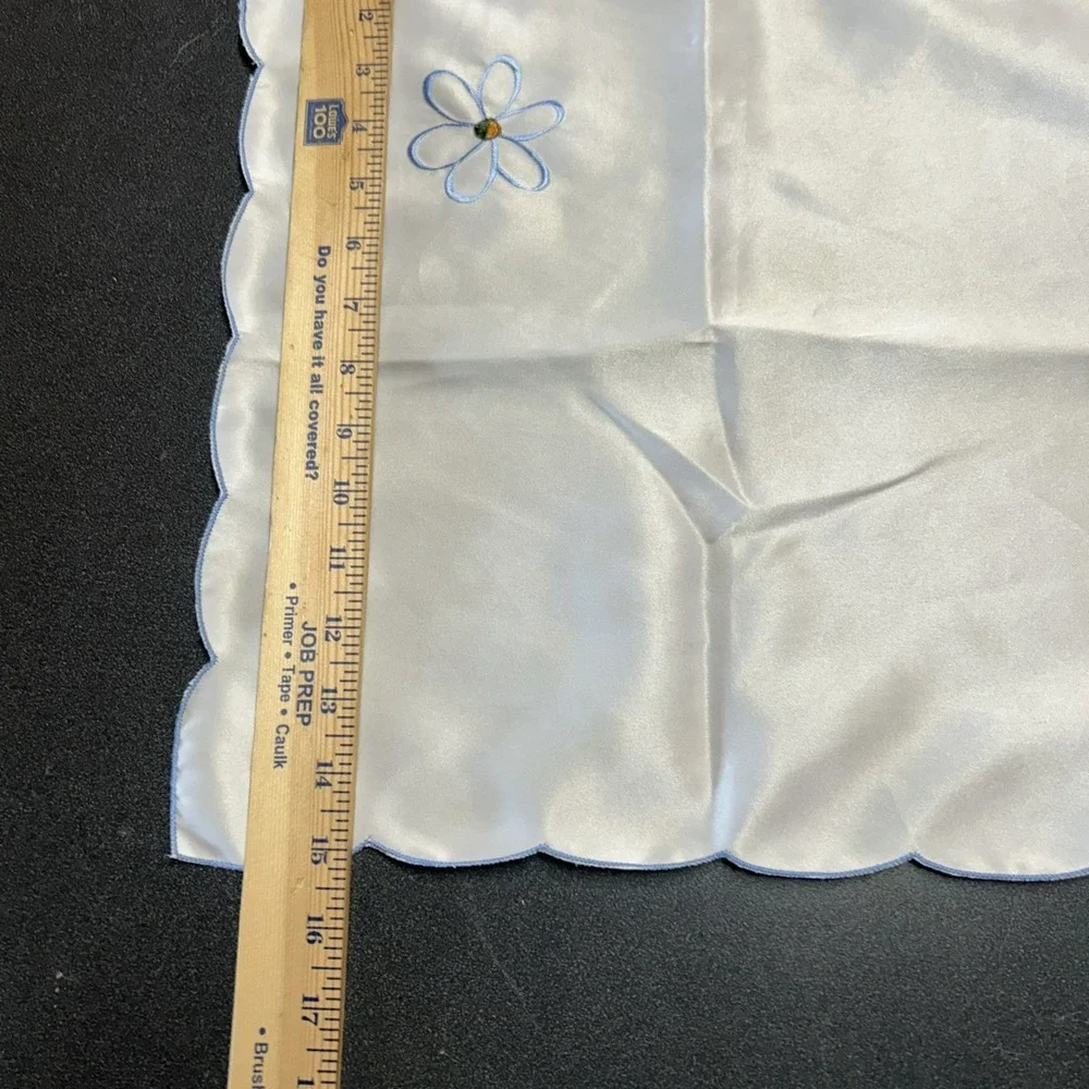 Vintage Embroidered Daisy Hankie Blue Stitching Satin Scalloped Hem Cottage Core